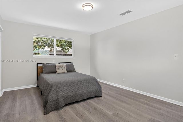 7081 NW 8th Ct, Plantation, FL 33317