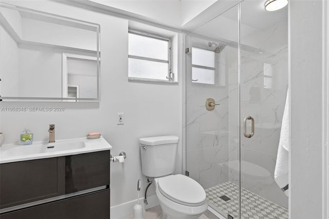 7081 NW 8th Ct, Plantation, FL 33317