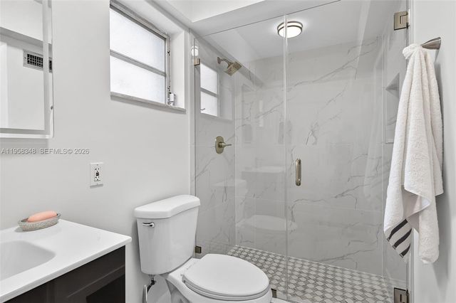 7081 NW 8th Ct, Plantation, FL 33317