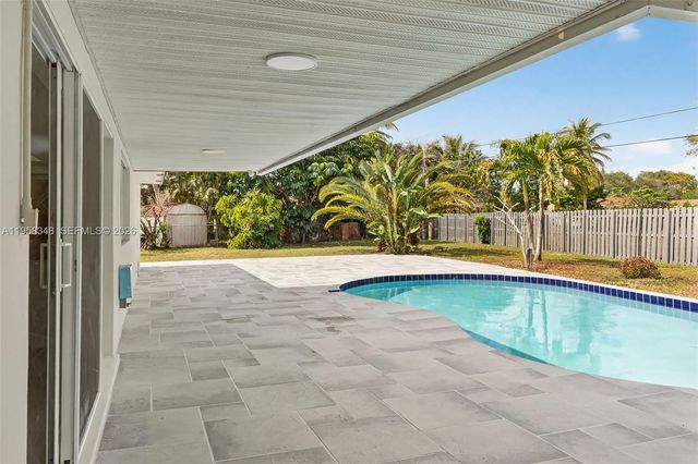 7081 NW 8th Ct, Plantation, FL 33317