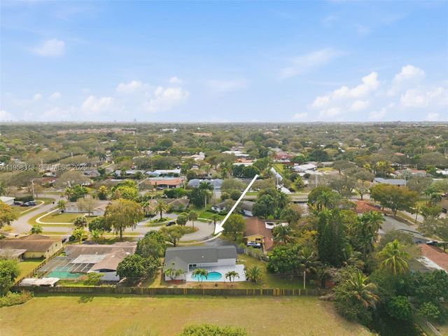 7081 NW 8th Ct, Plantation, FL 33317