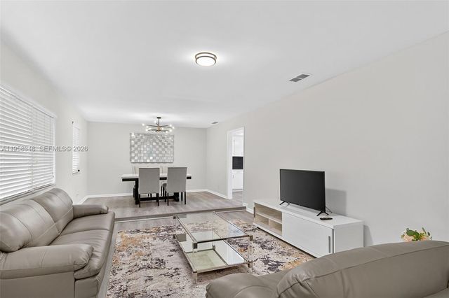 7081 NW 8th Ct, Plantation, FL 33317