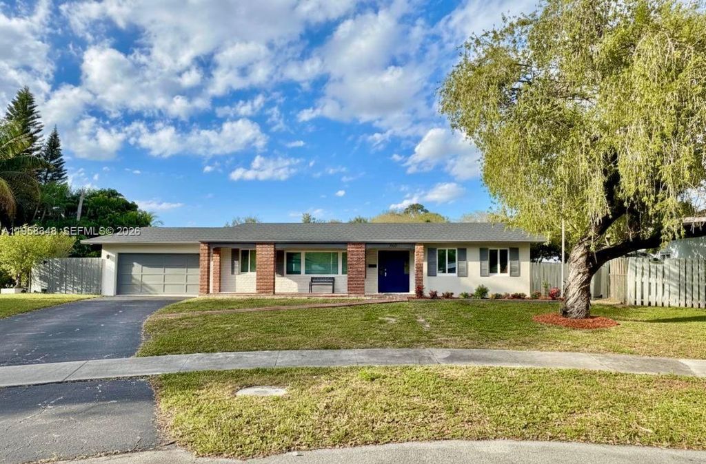 Image 1 of property listing at 7081 NW 8th Ct, Plantation, FL 33317