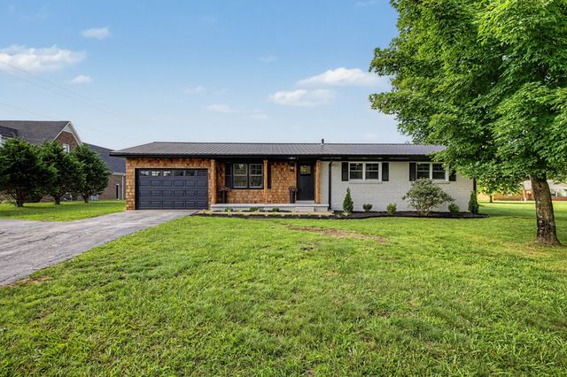 403 Robins St, Lawrenceburg, TN 38464