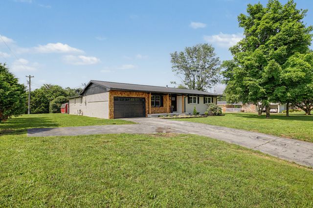 403 Robins St, Lawrenceburg, TN 38464