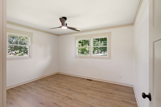 403 Robins St, Lawrenceburg, TN 38464