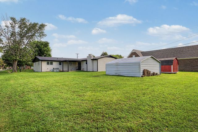 403 Robins St, Lawrenceburg, TN 38464