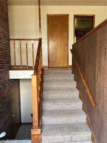 105 Lawrence Ave, Twp Of But Nw, PA 16001