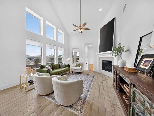 1858 Nettletree, New Braunfels, TX 78132