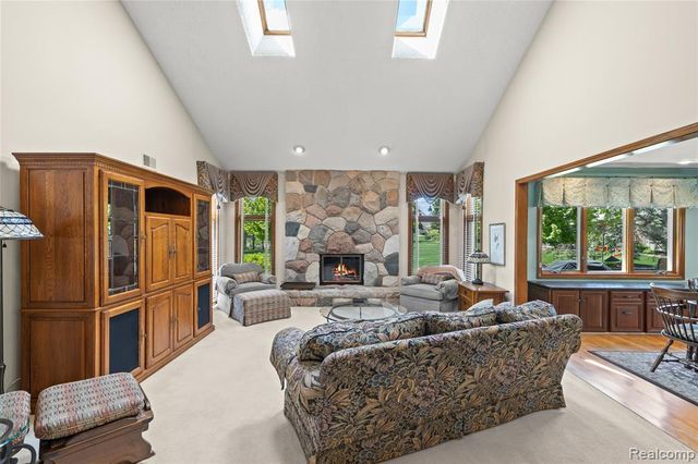 36959 Dardanella Street, Livonia, MI 48152