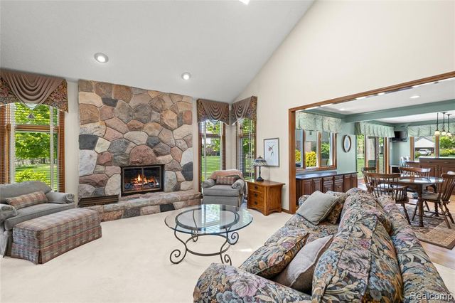 36959 Dardanella Street, Livonia, MI 48152