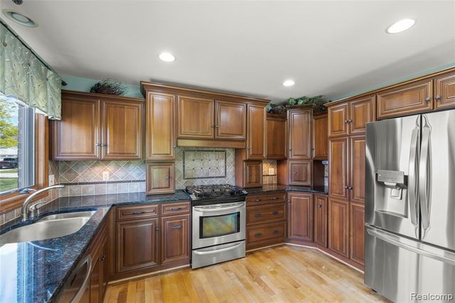 36959 Dardanella Street, Livonia, MI 48152