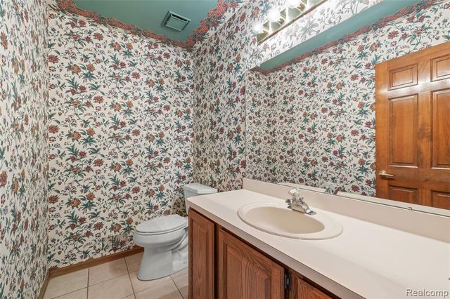 36959 Dardanella Street, Livonia, MI 48152