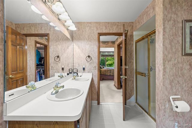 36959 Dardanella Street, Livonia, MI 48152