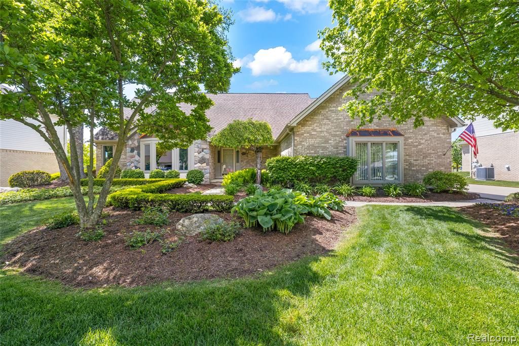 36959 Dardanella Street, Livonia, MI 48152