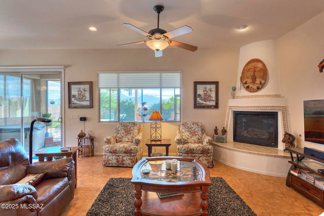 506 N Michelangelo Drive, Green Valley, AZ 85614