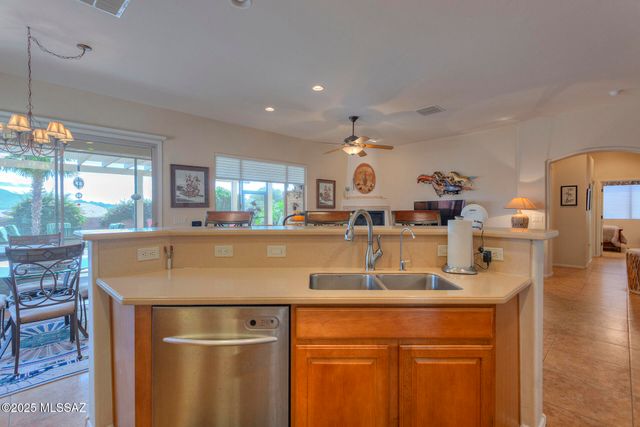 506 N Michelangelo Drive, Green Valley, AZ 85614