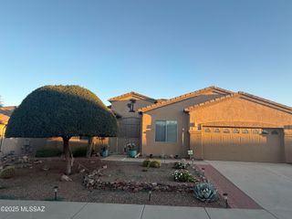 506 N Michelangelo Drive, Green Valley, AZ 85614