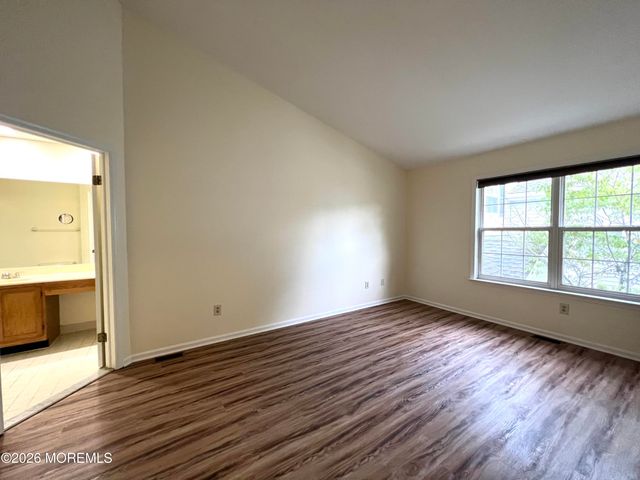 757 Banyan Court, Morganville, NJ 07751