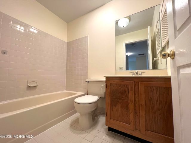 757 Banyan Court, Morganville, NJ 07751