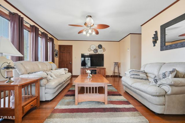 484 Duff Circle, Castlewood, VA 24224
