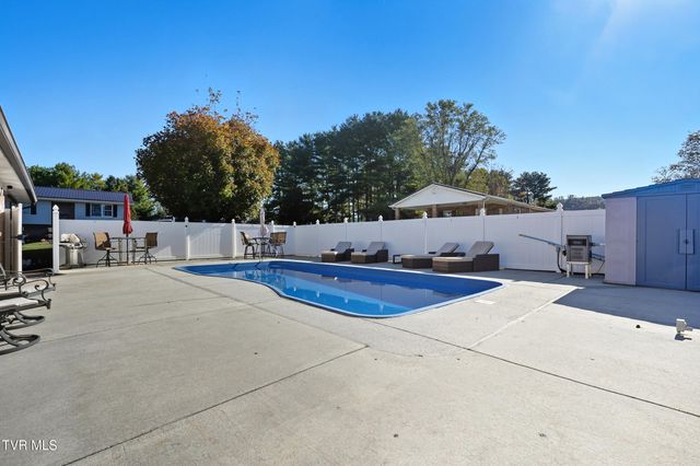 484 Duff Circle, Castlewood, VA 24224