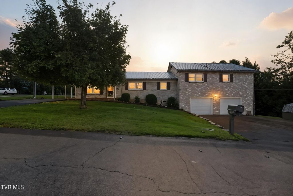 484 Duff Circle, Castlewood, VA 24224