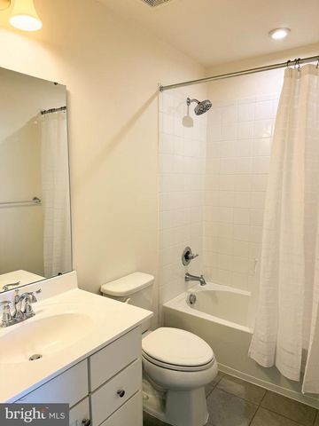 132 MULBERRY DR, Malvern, PA 19355