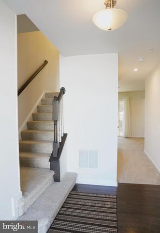 132 MULBERRY DR, Malvern, PA 19355