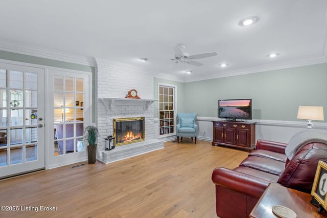 12 Autumn Hill Ct, Prospect, KY 40059