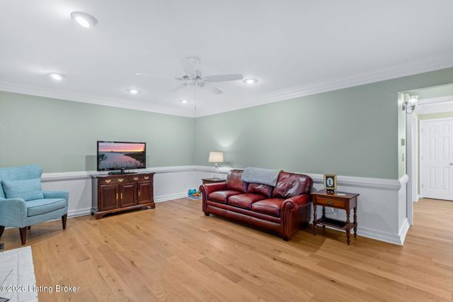 12 Autumn Hill Ct, Prospect, KY 40059