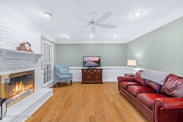 12 Autumn Hill Ct, Prospect, KY 40059