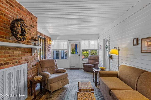 12 Autumn Hill Ct, Prospect, KY 40059