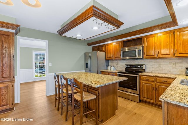 12 Autumn Hill Ct, Prospect, KY 40059