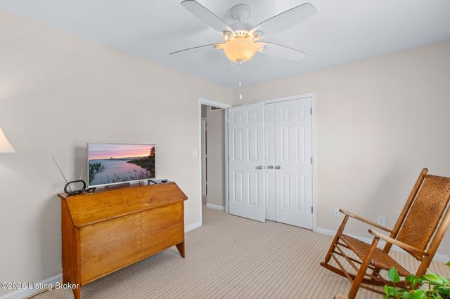 12 Autumn Hill Ct, Prospect, KY 40059