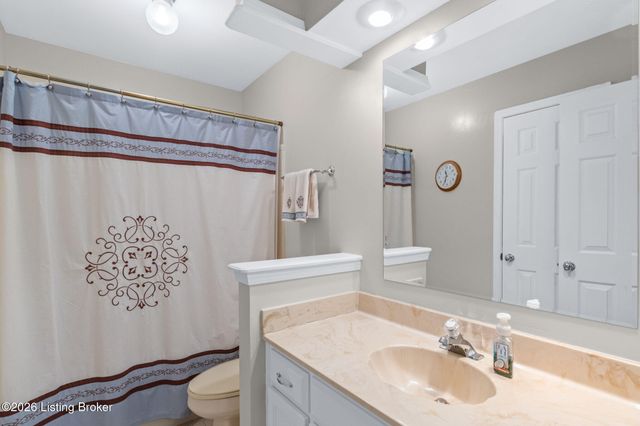 12 Autumn Hill Ct, Prospect, KY 40059