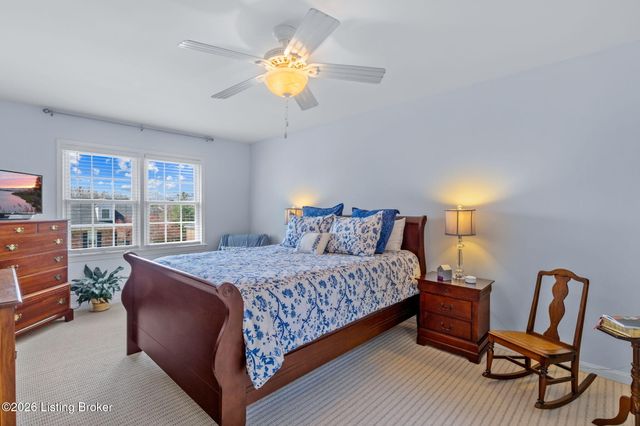 12 Autumn Hill Ct, Prospect, KY 40059