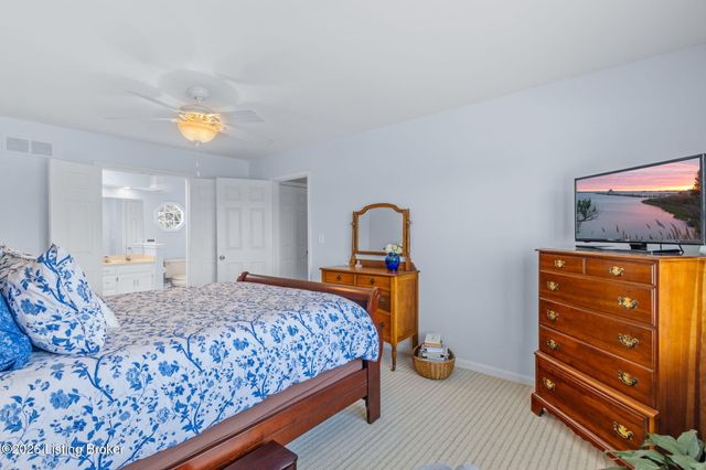 12 Autumn Hill Ct, Prospect, KY 40059