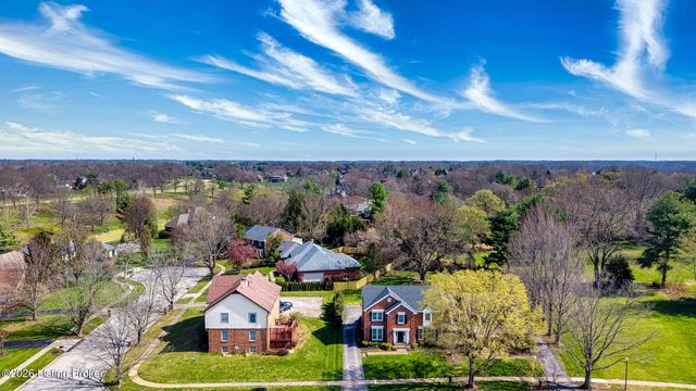 12 Autumn Hill Ct, Prospect, KY 40059