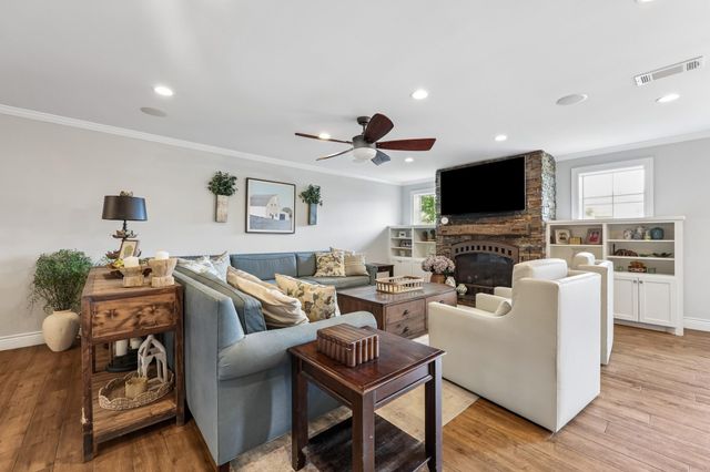 4517 Mimosa Drive, Bellaire, TX 77401