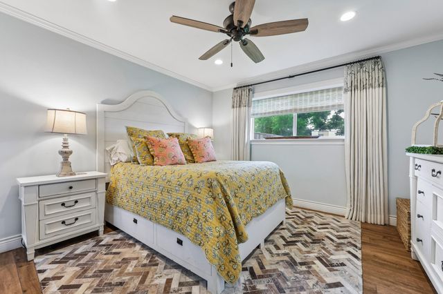 4517 Mimosa Drive, Bellaire, TX 77401