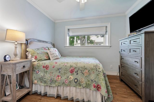 4517 Mimosa Drive, Bellaire, TX 77401
