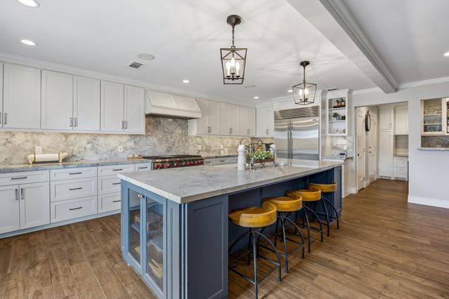 4517 Mimosa Drive, Bellaire, TX 77401