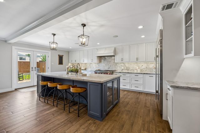 4517 Mimosa Drive, Bellaire, TX 77401