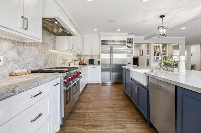 4517 Mimosa Drive, Bellaire, TX 77401