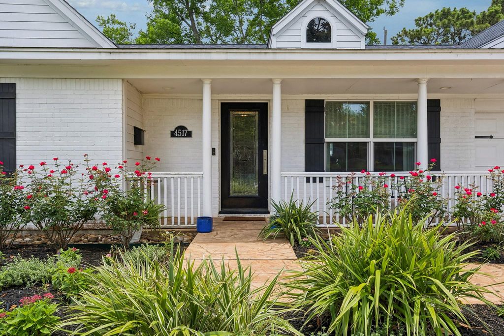 Image 2 of property listing at 4517 Mimosa Drive, Bellaire, TX 77401