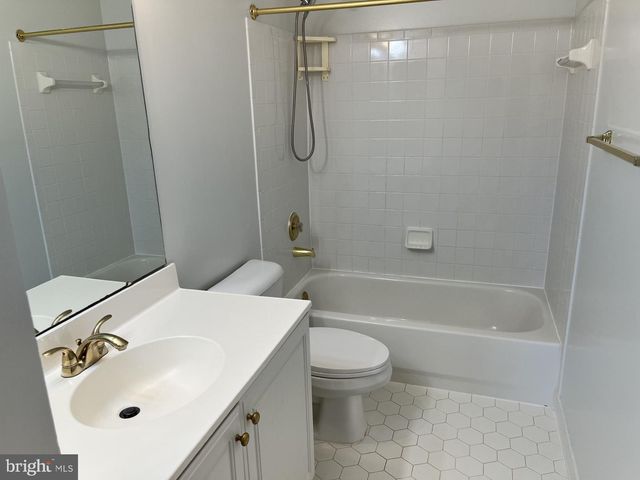 1786 BRENTRIDGE ST, Vienna, VA 22182