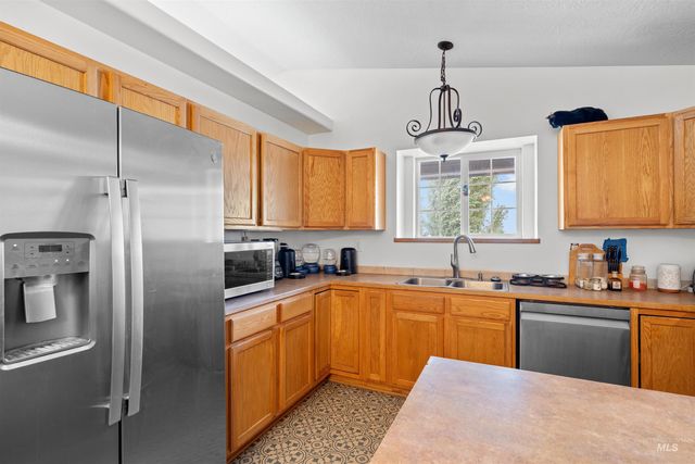 6600 SW Jarvis Drive, Mountain Home, ID 83647
