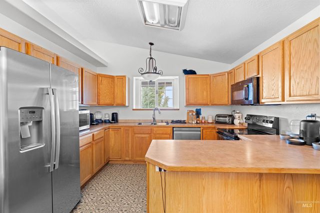 6600 SW Jarvis Drive, Mountain Home, ID 83647