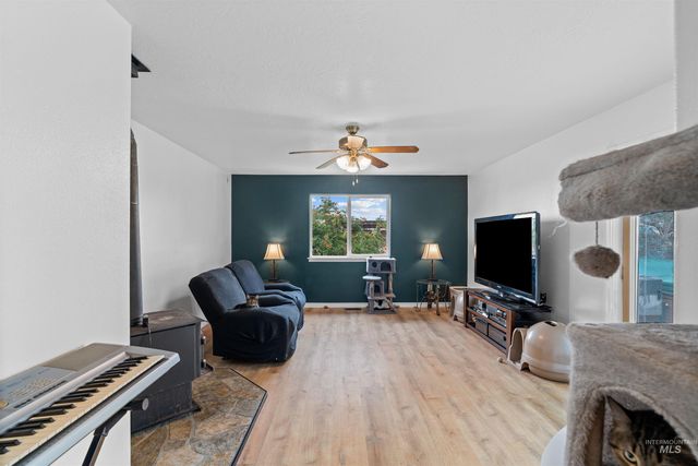 6600 SW Jarvis Drive, Mountain Home, ID 83647